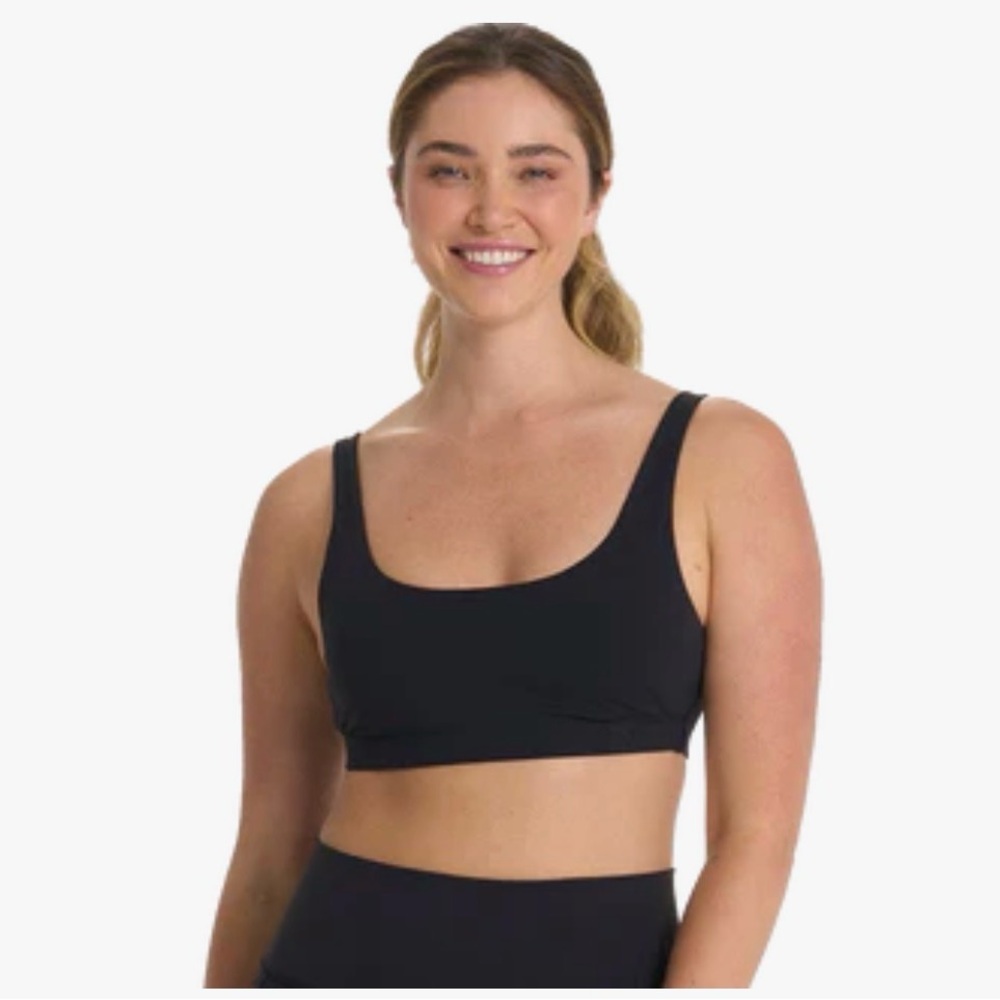 Black Vuori Daily Bra Size Medium